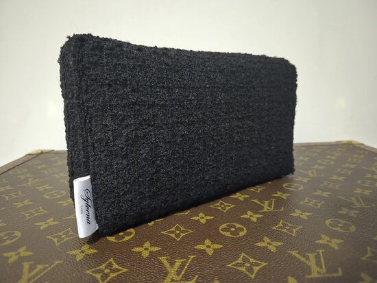 PIECE UNIQUE - Coussin de rembourrage en tweed noir pour sac CHANEL modèle Timeless Classique - taille 25cm 